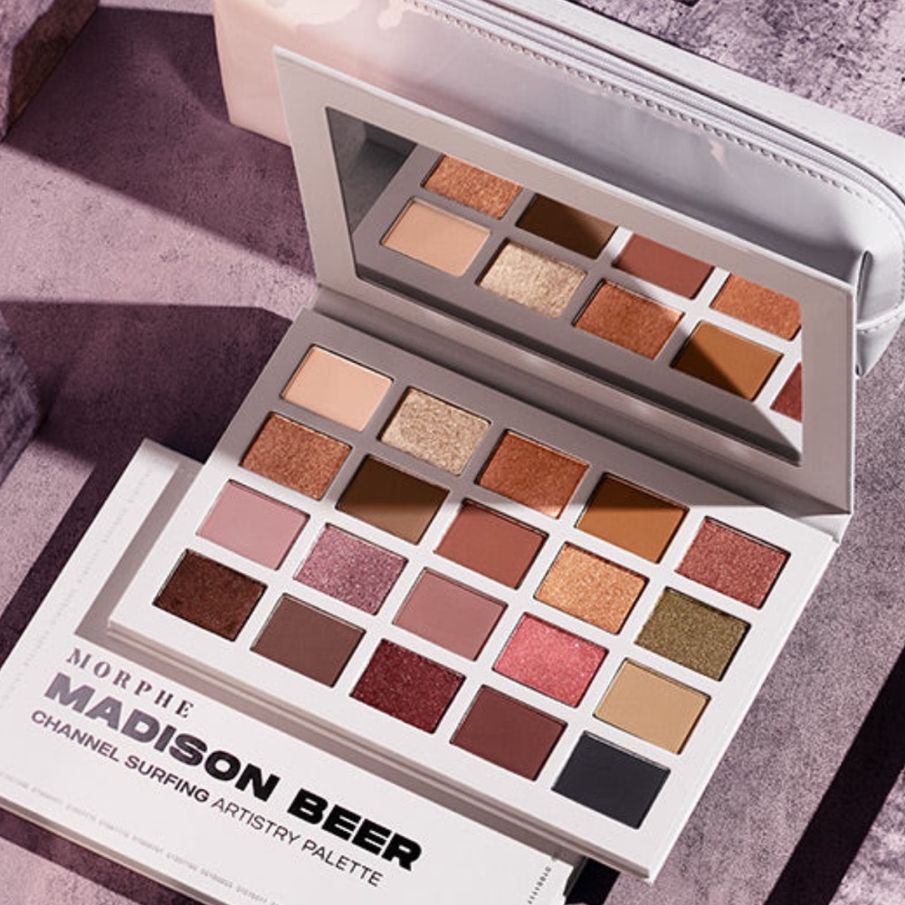 Morphe x Madison Beer Channel Surfing Artistry Eye shadow Palette